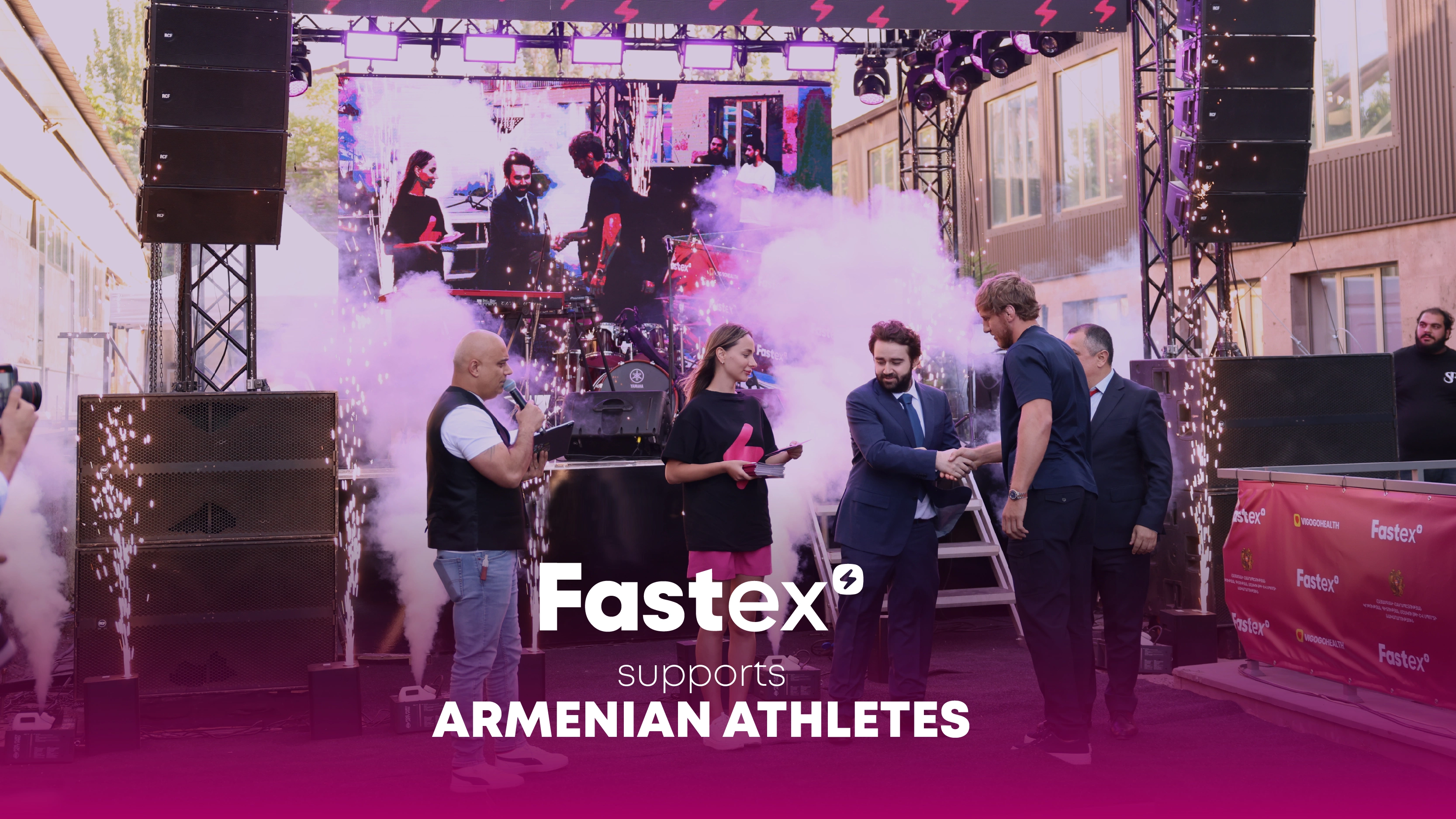 Fastex premió a 103 representantes del deporte armenio con 230.000 FTN